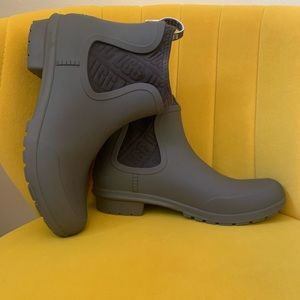 UGG Chevonne Rain Boot Gray